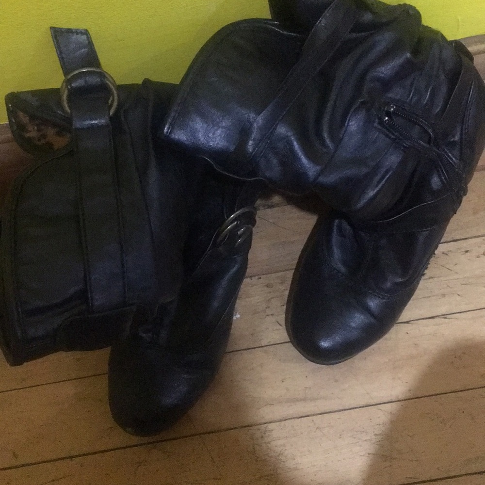 Short boots